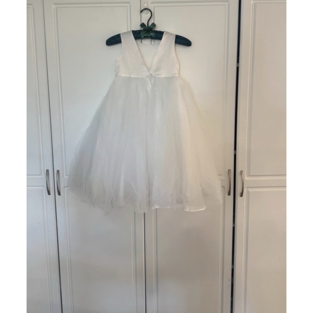 White Flower Girl/Formal/First Communion Dress Size 6 Satin Top & Tulle Skirt